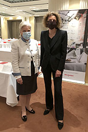 Kitzbühel Tourismus und Rasmushof Chefin Signe Reisch, Bayerischer Hof Chefin Innegrit Volkhard (©Foto: Martin Schmitz)